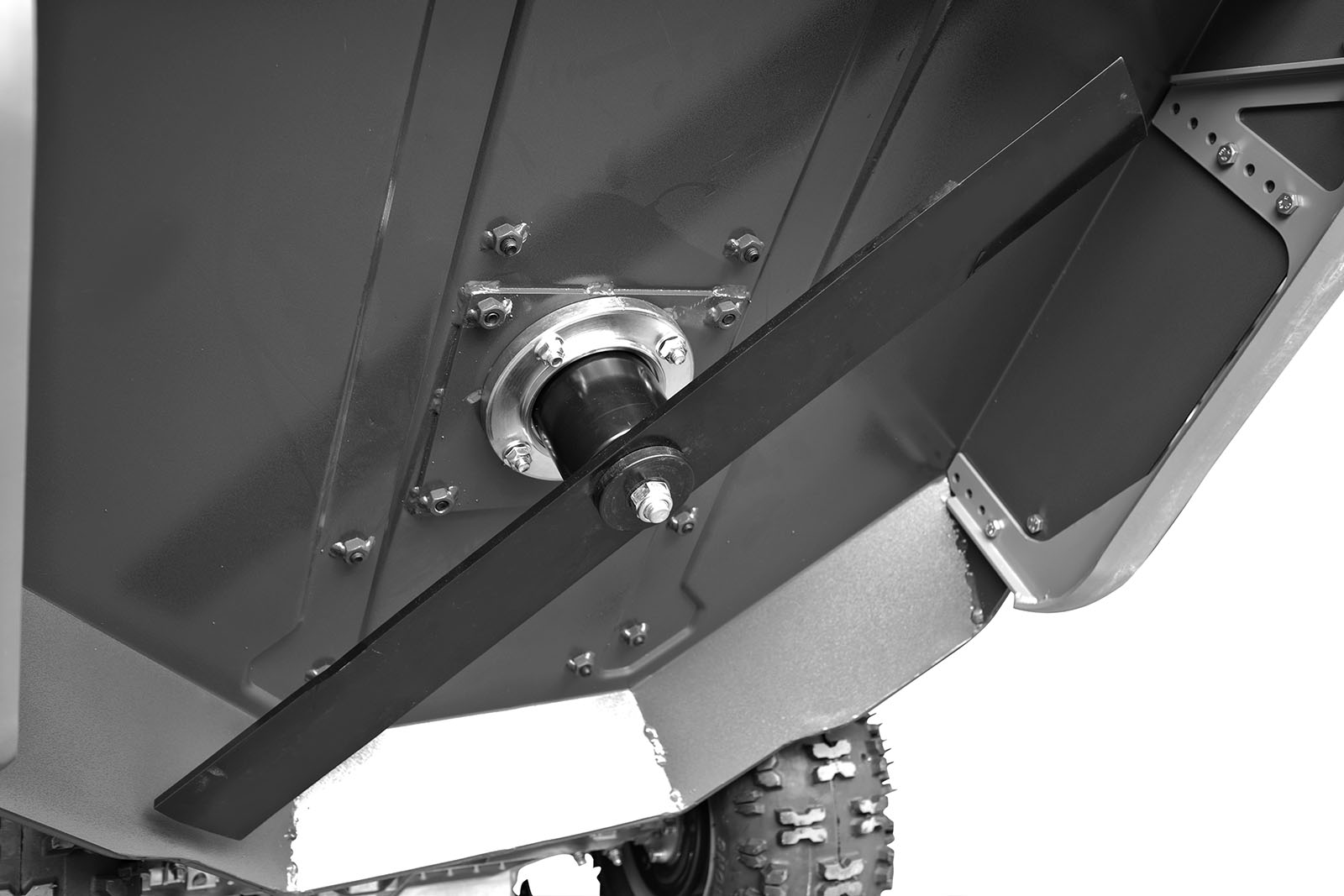 Motorna benzinska kosilica za korov i visoku travu WEIBANG WBBC7623LC, prikaz sečiva sa remenicom